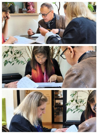 jurorzy konkursu podczas obrad