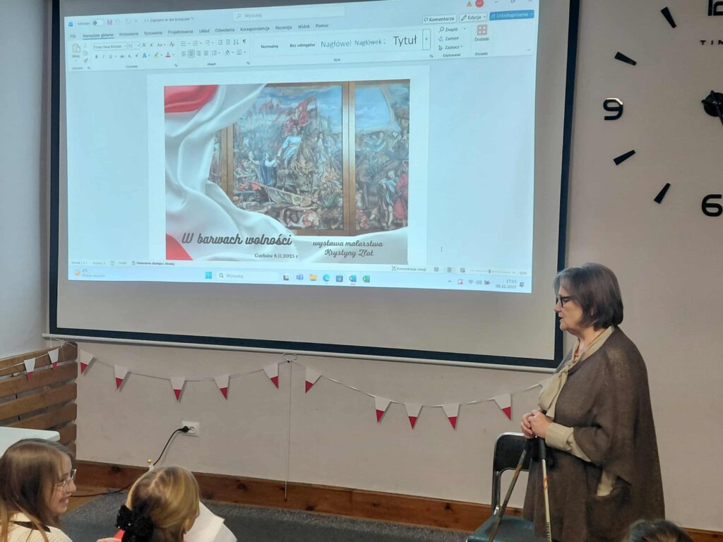 p. Krystyna Zlot podczas wernisażu malarstwa