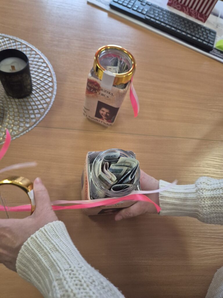 otwieranie skarbonki