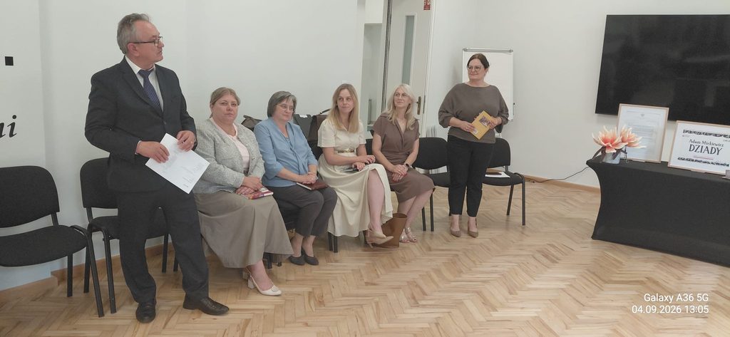 Wójt Gminy Garbów oraz pięć kobiet 